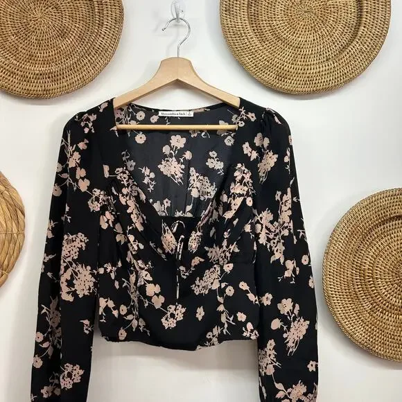 Abercrombie Black Tan Long Sleeve Tie Seamed Crop Long Sleeve Top Small Floral - Picture 3 of 7